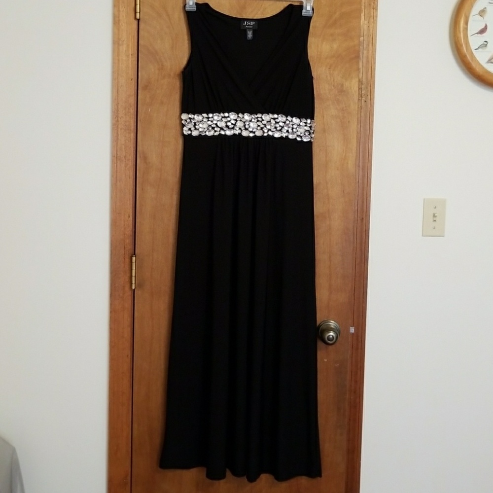 Black maxi dress wirh rhinestones